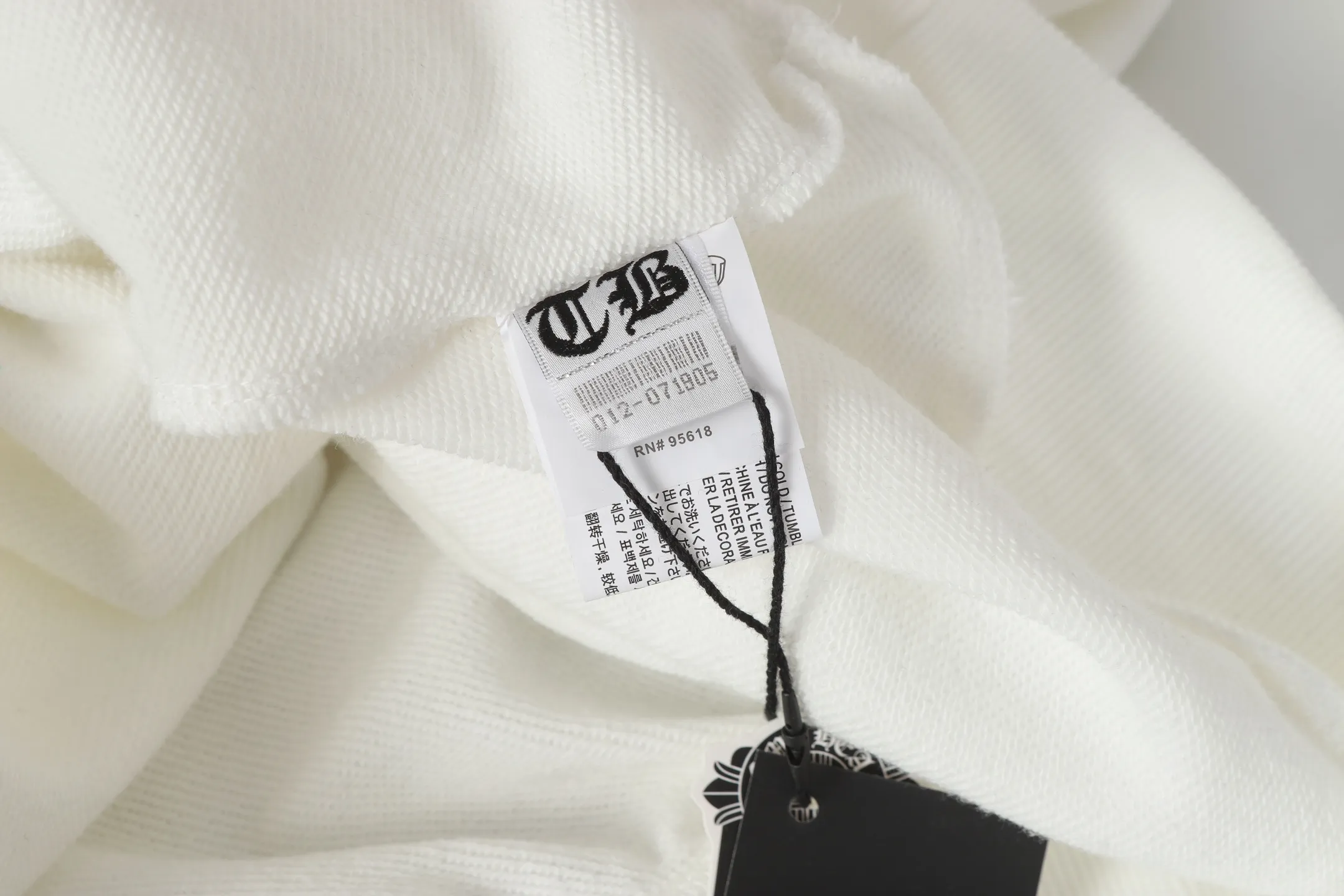 P240 Cross-border model, please do not place an order if you are pursuing quality -Chrome Hearts/Chrome Hearts Colorful🌈Horseshoe Sanskrit printed hooded sweatshirt -High weight, high density and high quality. The wool is soft, delicate and skin-friendly. It feels soft and silky. It has excellent warmth and skin-friendly properties. -Size: S M L XL